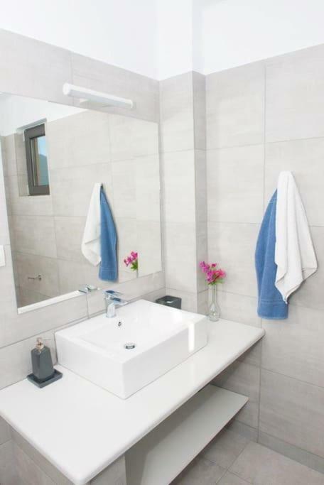 Irene Twin Condo Plataria Bagian luar foto