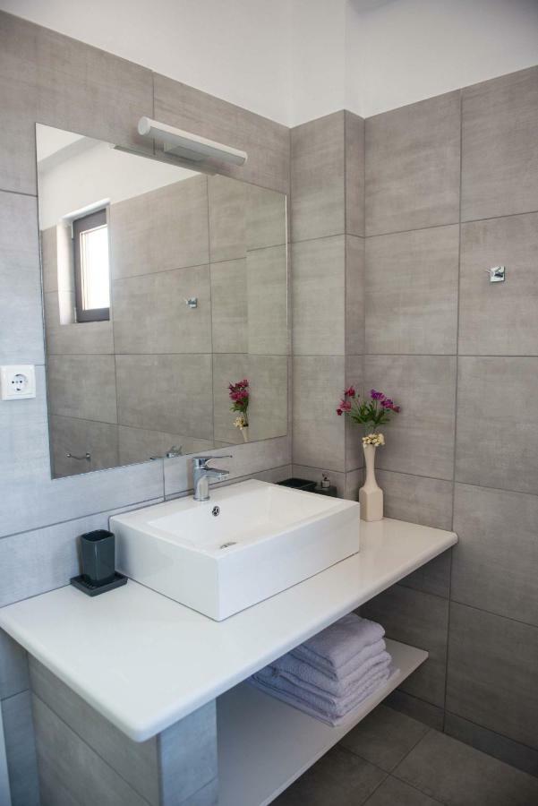 Irene Twin Condo Plataria Bagian luar foto